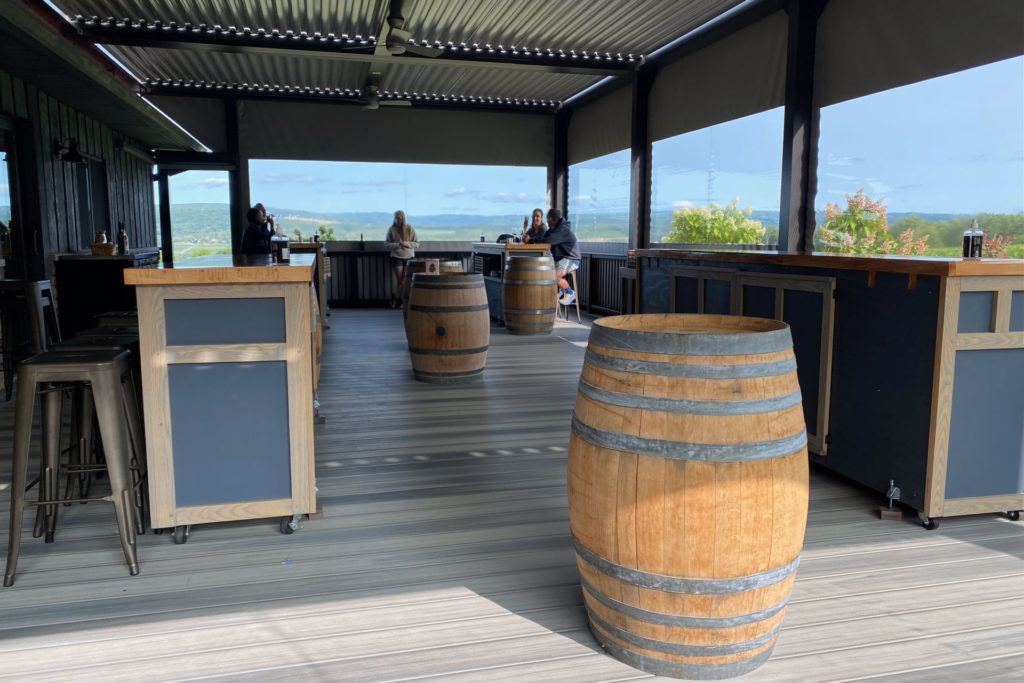 Lakewood Vineyards patio tasting room