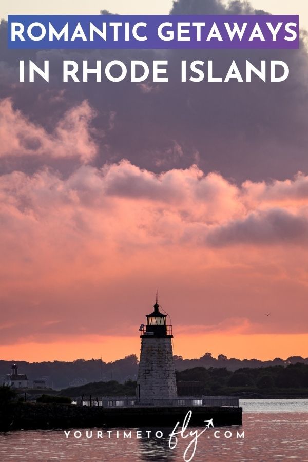 Romantic getaways in Rhode Island sunset over lighthouse