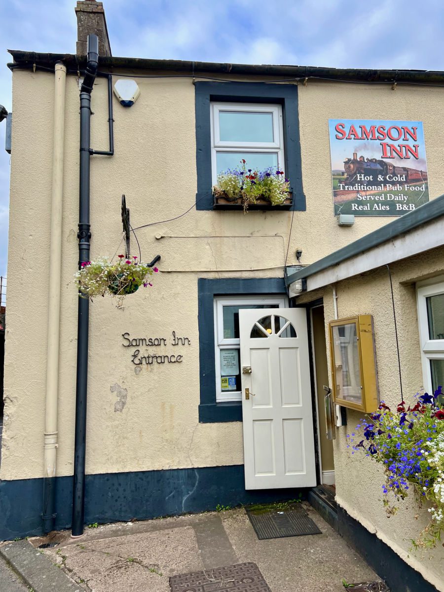 Entrance to the Samson Inn