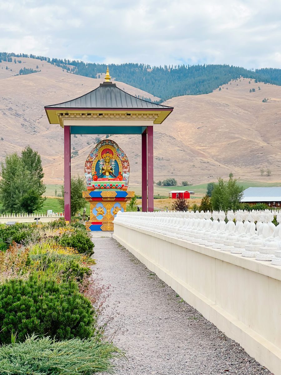 Garden of 1000 Buddhas shrine