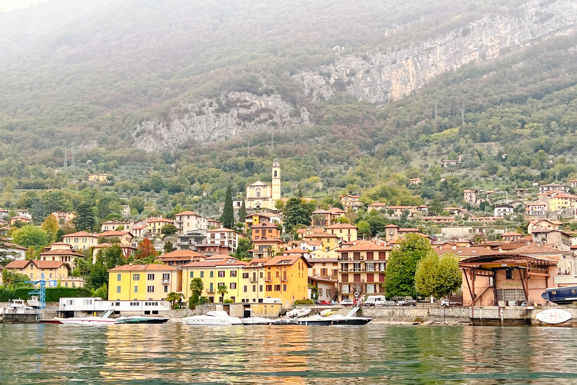 3 Important Reasons to Visit Lake Como in October (and avoid summer)