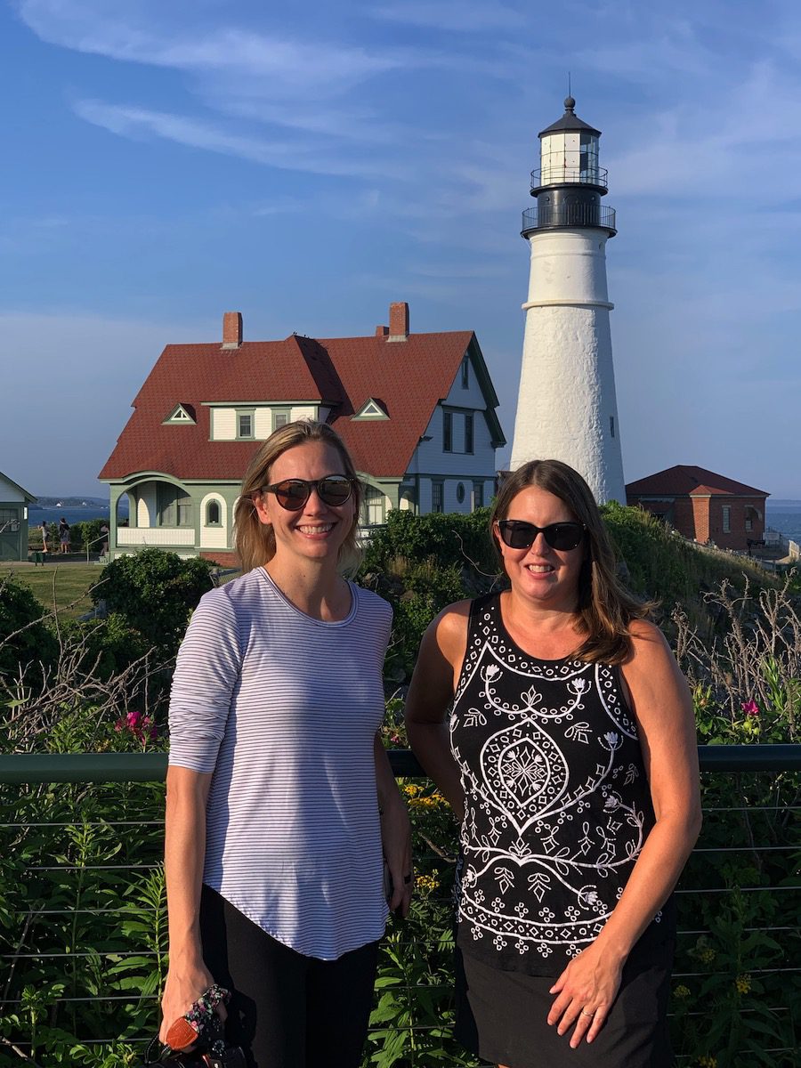 Kim and Tamara in front of Portlandhead Lighthouse in Maine