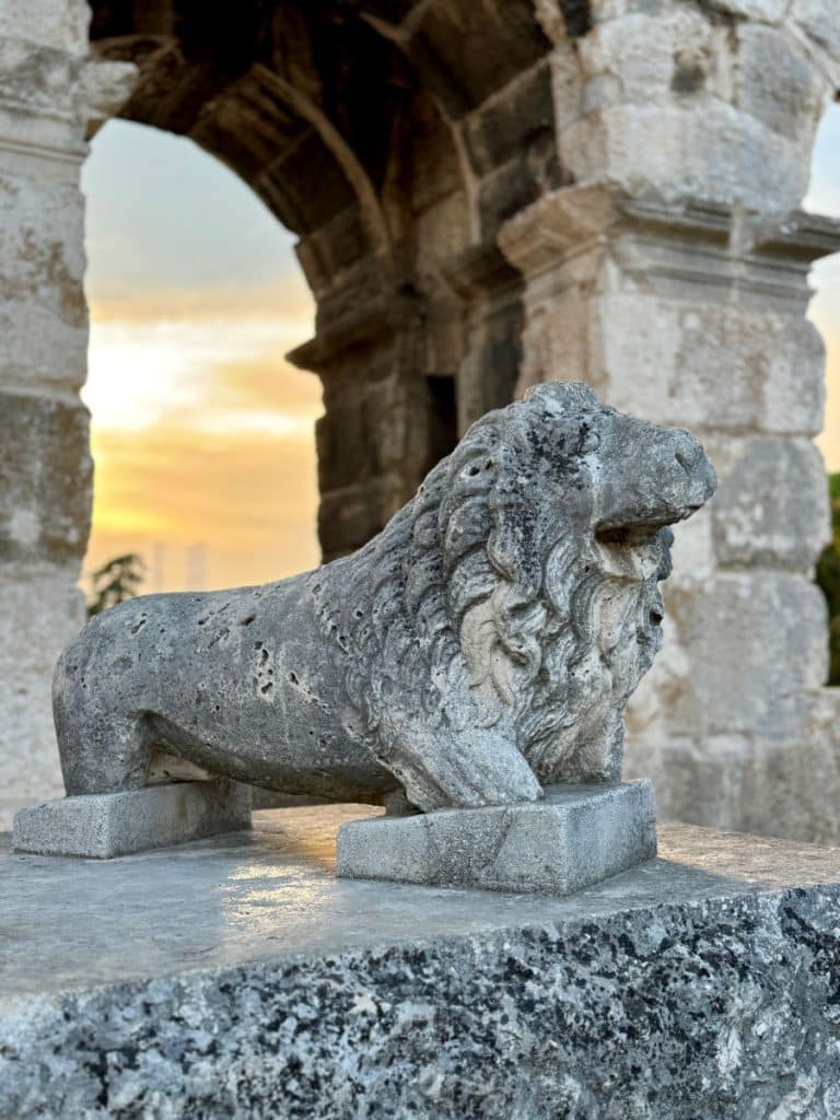 Lion carving at Pula arena