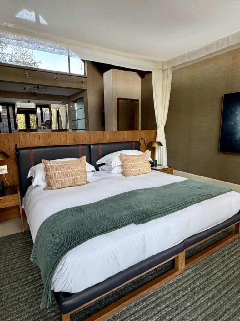 Lion Sands Ivory Lodge suite bedroom